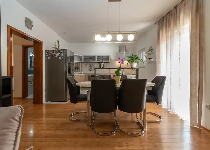Apartment Fani *