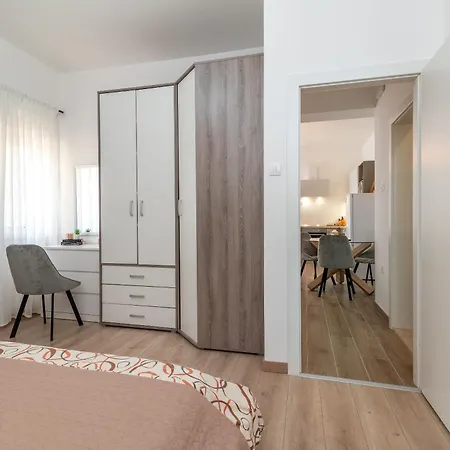 Apartamento Fani Trogir